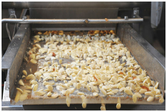 La Mandorla Siciliana: Regina dei Dolci su Siciliamore.it