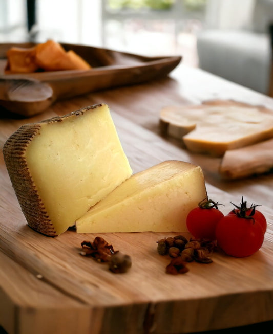 Formaggio Semi Stagionato Pepato in Crosta - Tumarrano